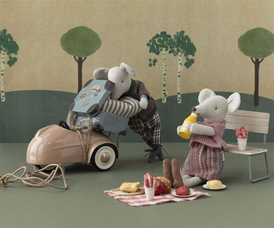 kids toy picnic set for mouse