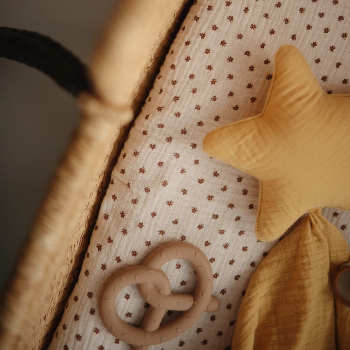 Pretzel Teether Teething Mushie