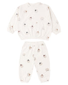 Matching sweatshirt with middle pocket and sweats set with a winter bear pattern all over