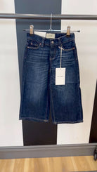 video of dark blue wide leg jeans for girls 