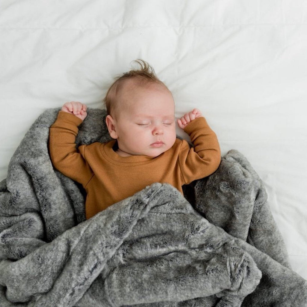 Chinchilla Grand Faux Fur Blanket - Receiving