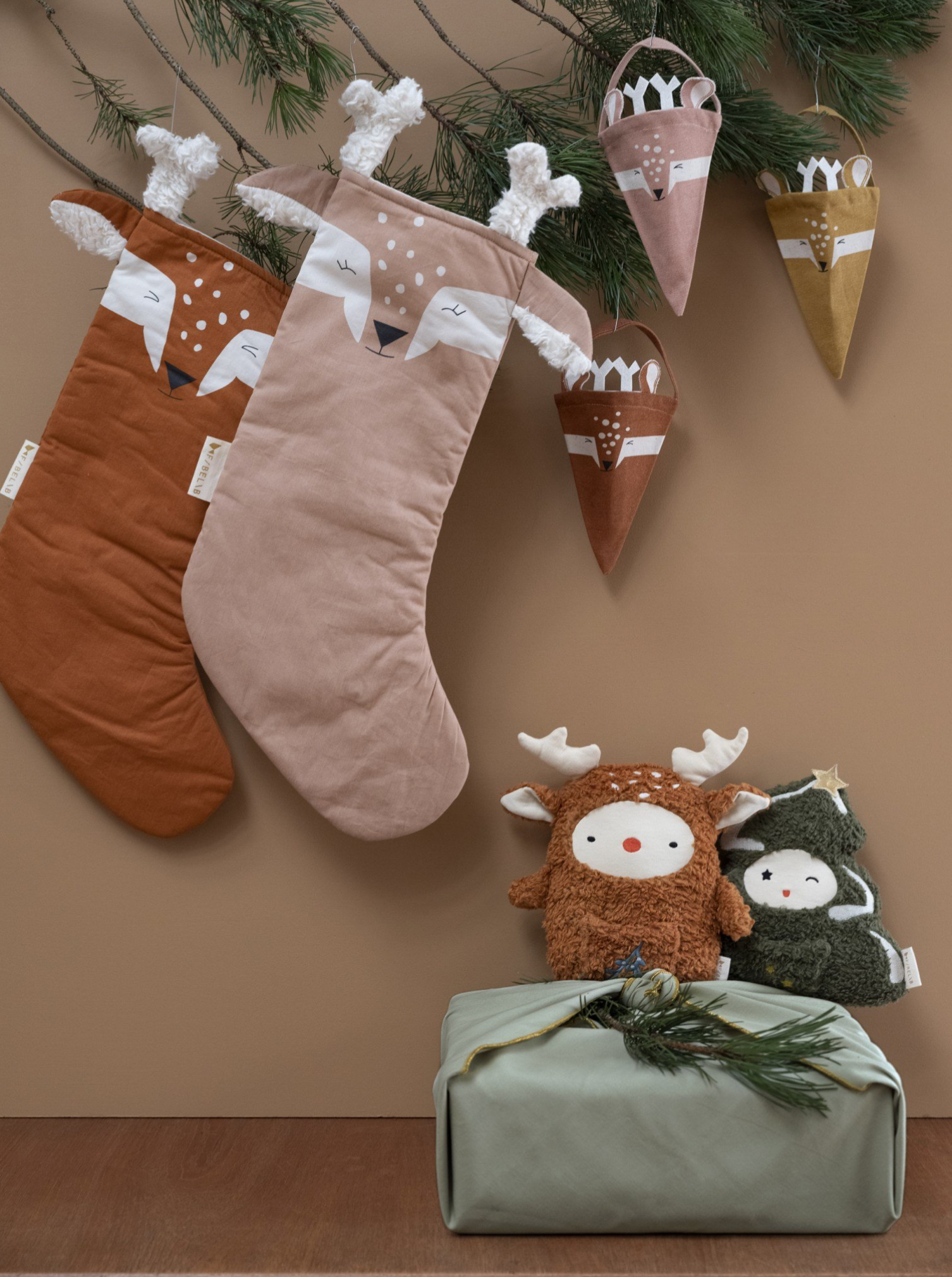 Christmas Cones - Deer Mix