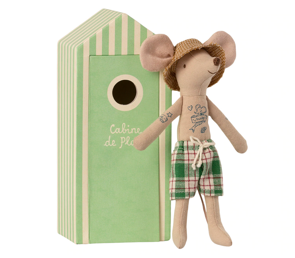 Beach Mice, Dad in Cabin de Plage