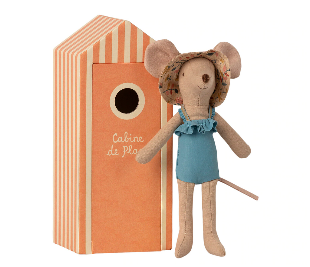 Beach Mice, Mum in Cabin de Plage