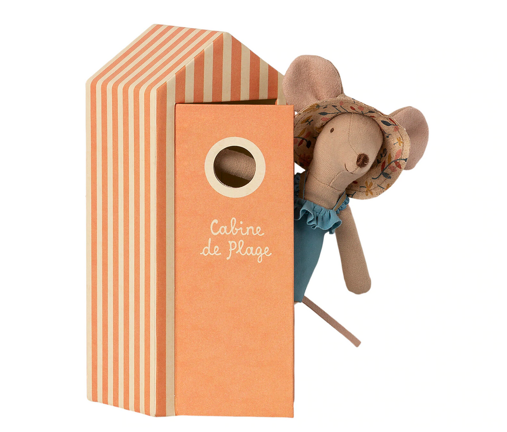 Beach Mice, Mum in Cabin de Plage