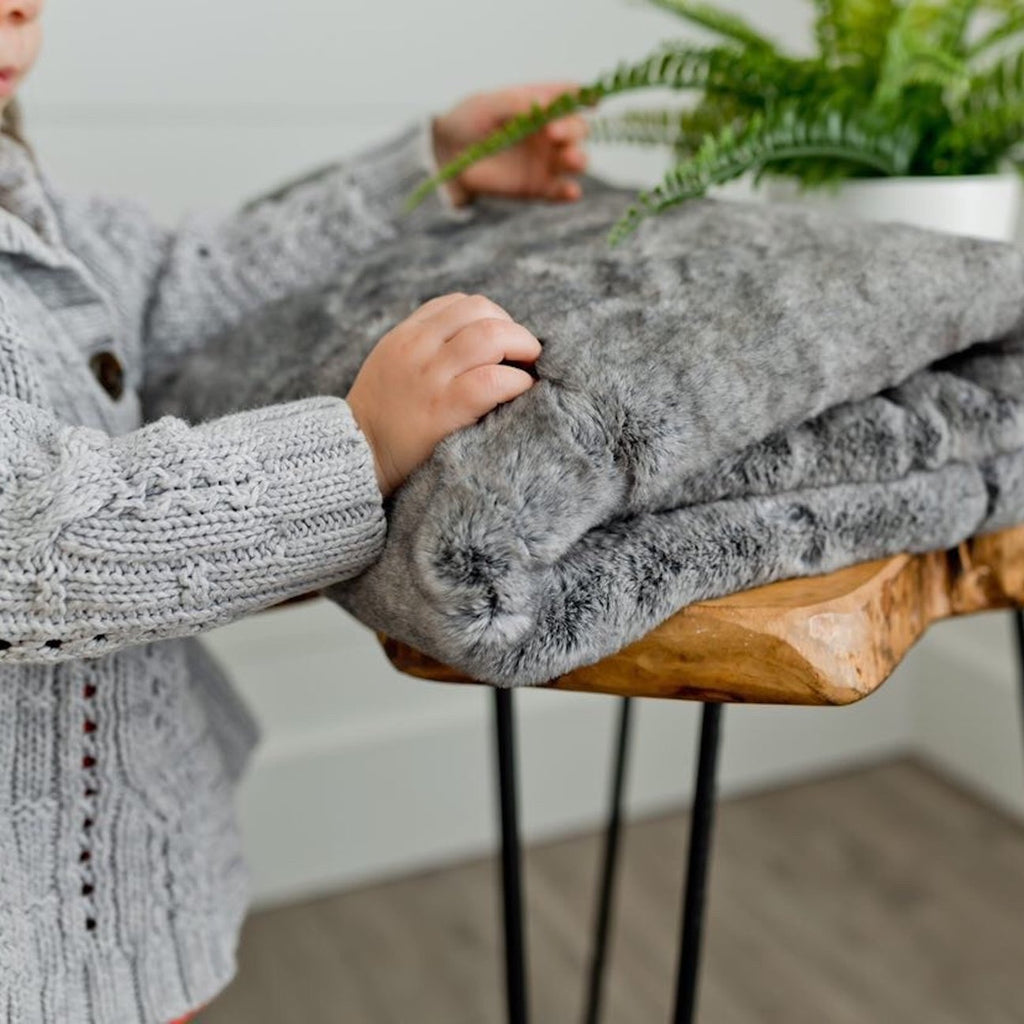 Chinchilla Grand Faux Fur Blanket - Receiving Blankets Saranoni 